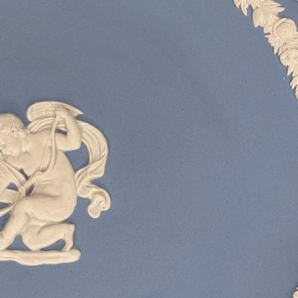 Vintage Wedgwood Blue Jasperware 6.5" Plate - Cupid / Cherub with Bow & Arrow - Picture 15 of 16